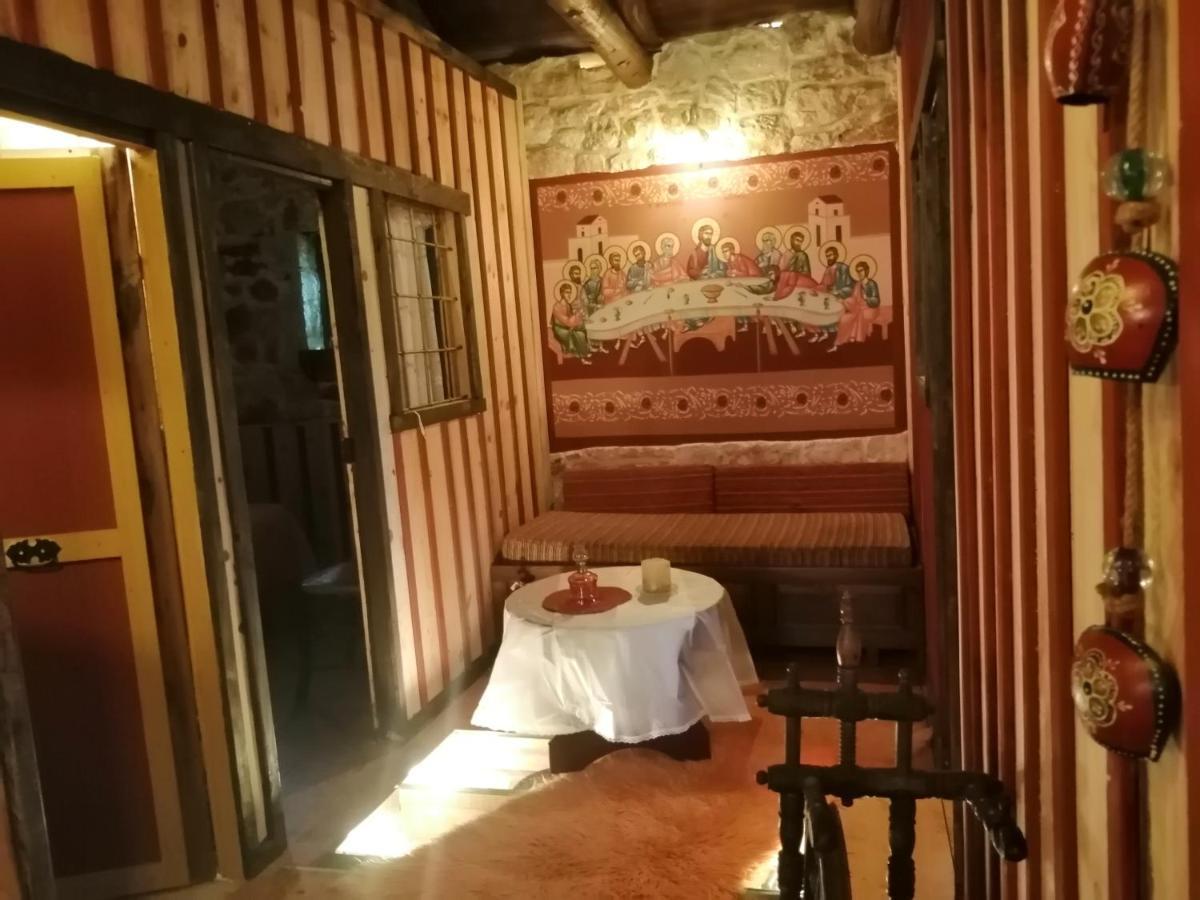 Yono'S Traditional House Ano Ravenia ภายนอก รูปภาพ