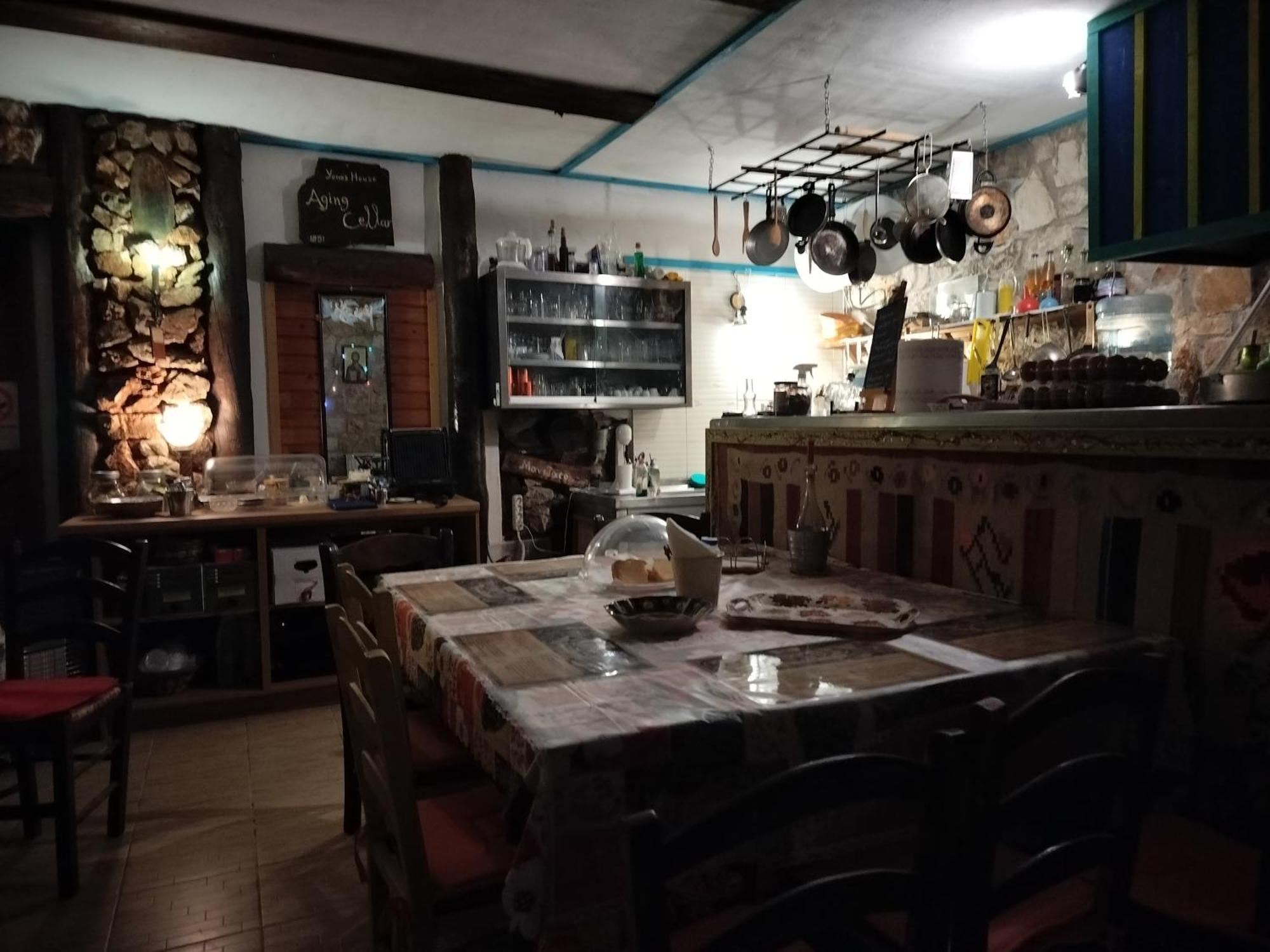 Yono'S Traditional House Ano Ravenia ภายนอก รูปภาพ